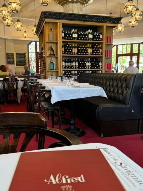 BONNE NOUVELLE !!! 🥰😍
Nous serons ouverts exceptionnellement le Lundi 10 Novembre, midi ET soir ainsi que les autres jours de la semaine…!!!!
Pensez juste à réserver…
En attendant, à tout à l’heure ! 
☺️