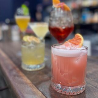 Pour fêter ce beau dimanche, cocktail ce soir..?!?! 🥰🍹
⚠️ On rappelle que l’abus d’alcool est dangereux pour la santé, consommer avec modération…