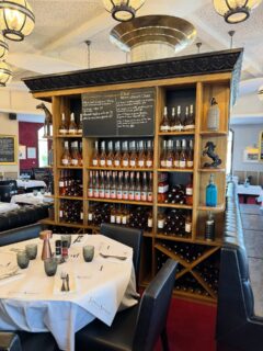 Les amis prenez installez vous confortablement, on va prendre soin de vous…!!!
À tout à l’heure… 🥰🥂