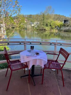 Un week-end qui s’annonce ensoleillé ☀️ 
On va être bien en terrasse !!! On vous accueille pour le déjeuner, le goûter et le dîner…
À tout à l’heure 🥰