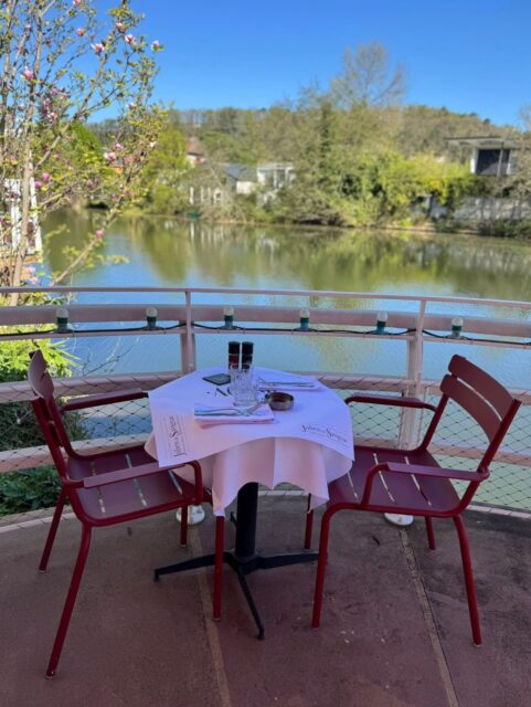 Un week-end qui s’annonce ensoleillé ☀️ 
On va être bien en terrasse !!! On vous accueille pour le déjeuner, le goûter et le dîner…
À tout à l’heure 🥰
