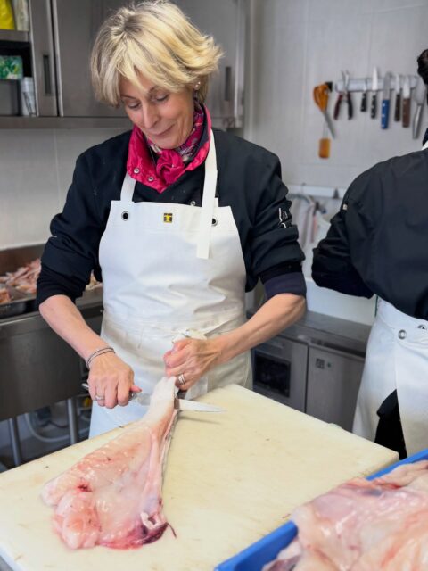En coulisses, nos drôles de Dames œuvrent dur pour vous accueillir avec des produits de qualité…
À tout de suite !! 🥰☀️😎