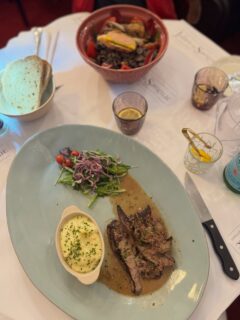 🥰 C’est l’heure de passer à table…!!!!!
Les amateurs de foie de Veau rosé avec un écrasé de pommes de terre vont se régaler…
À tout de suite… 😋